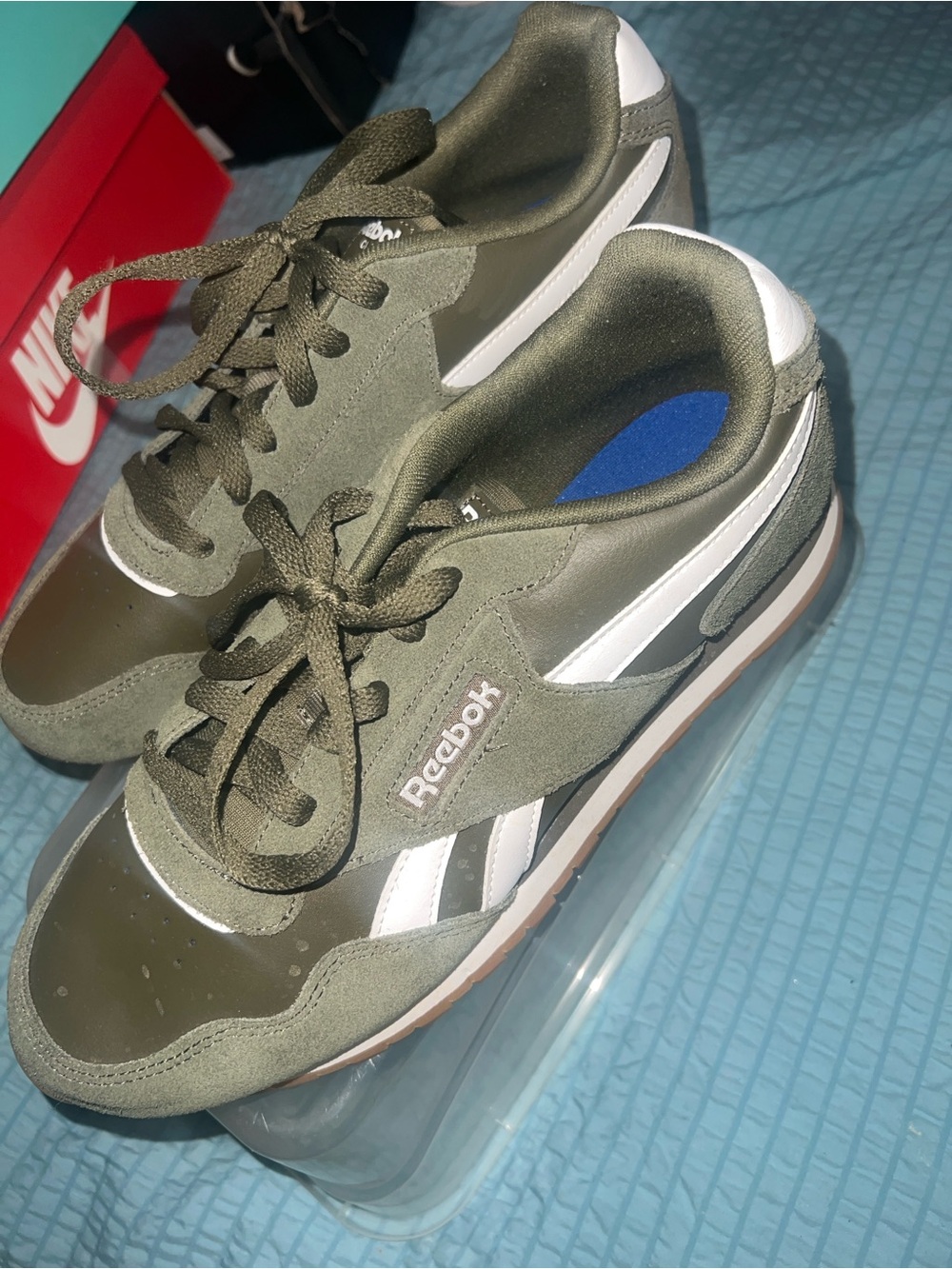 Reebok Men’s Olive Green & White Classic Low-Top Sneakers